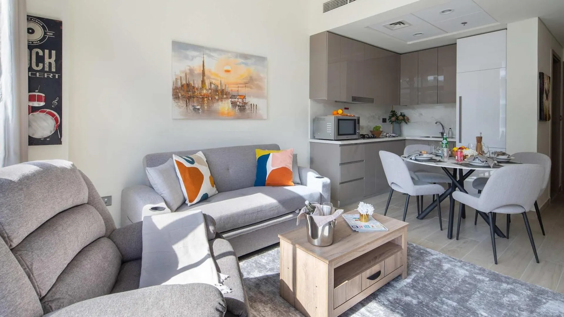 Frank Porter - Azizi Riviera 26 Dubai United Arab Emirates